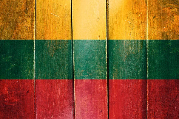 그런 지 나무 패널에 빈티지 리투아니아 깃발 — 스톡 사진