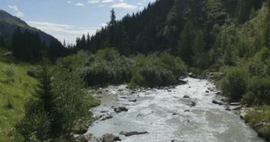 Rio Ridanna, İtalyan Alpleri'nde bir whitewater dere