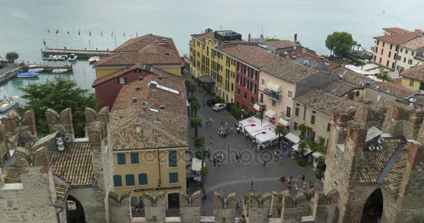 Panoramiczny Widok Lotu Ptaka Historyczne Miasto Sirmione Jezioro Garda Włochy — Wideo stockowe