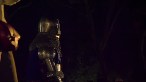 骑士战斗在剑比赛在中世纪重演在 2017年7月28日 阿雷佐 意大利 — 图库视频影像