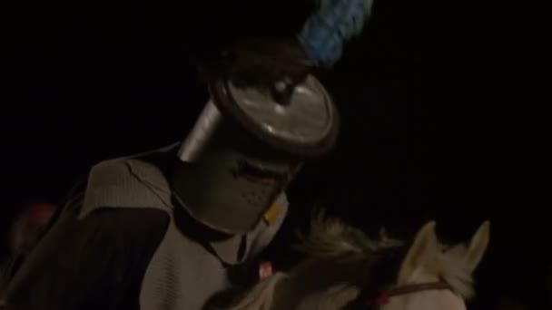 Chevaliers combattant en joute pendant un Moyen Age se reproduisant le 28 juillet 2017, Arezzo (Italie) )