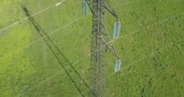 Elektrik Hattı Yüksek Voltaj Çayırı
