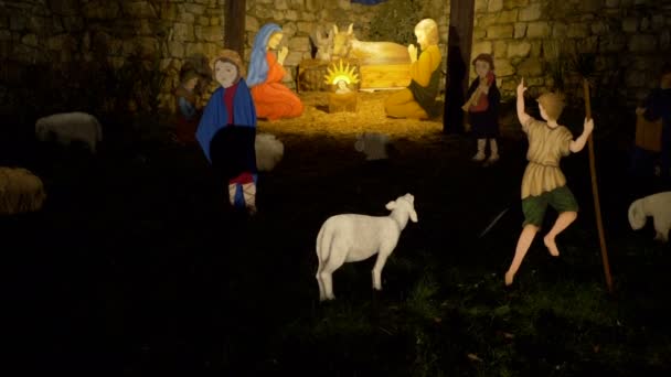 Рождественская сцена Деревянный расписной силуэт — стоковое видео
