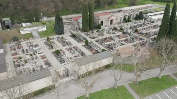 Cimetière Vue Aérienne Hiver Nuageux — Video