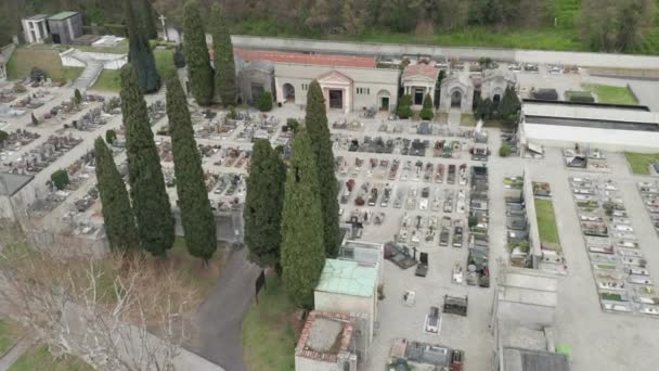 Cimetière Vue Aérienne Hiver Nuageux — Video