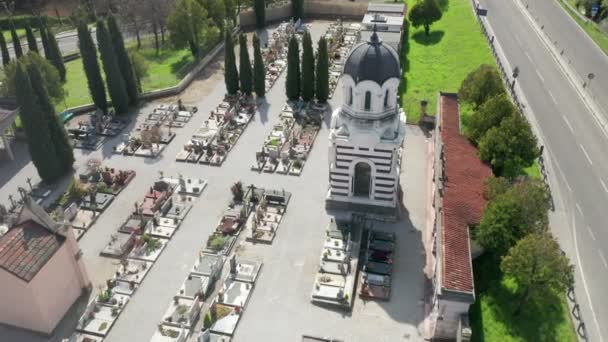 Cementerio Pequeña Vista Aérea Soleado Invierno — Vídeo de stock