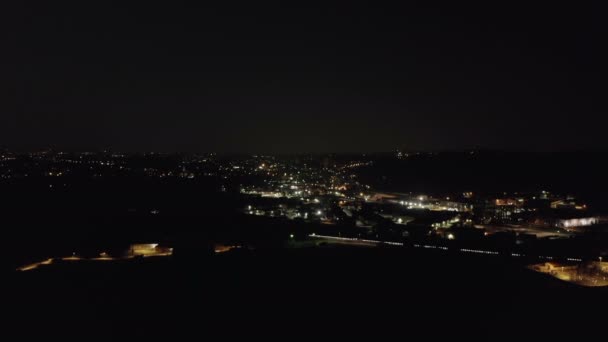 Ночь в Индутриальной зоне с видом с воздуха — стоковое видео