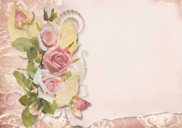 Vackert kort med rosor i vintagestil på vintage bakgrund — Stockfoto