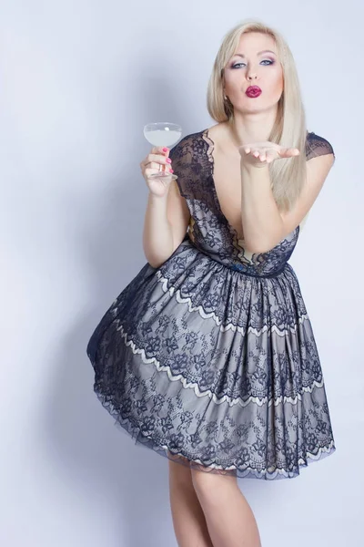 Retrato de una hermosa joven —  Fotos de Stock