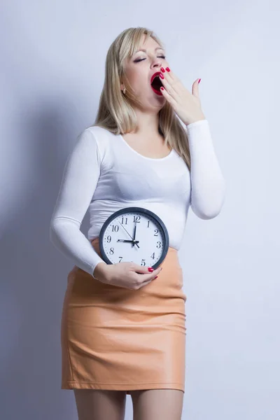 Retrato de una hermosa joven rubia Imagen De Stock