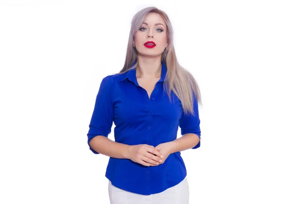 Stüdyo Koyu Mavi Gömlek Beyaz Pantolon Genç Sarışın Bir Kadın — Stok fotoğraf
