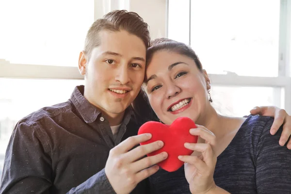 Beautiful Latin Couple Lovers Hugging Holding Heart Toy Valentine Day — Stock Photo, Image
