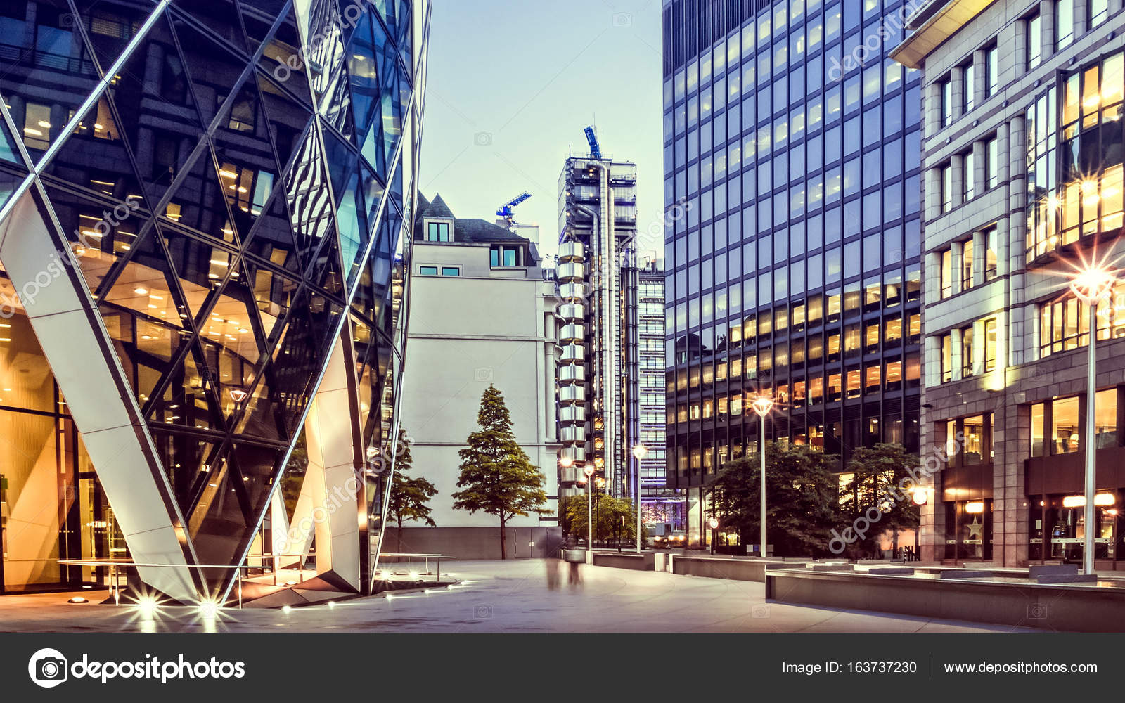 Financial district in london advantages of foreign direct investment