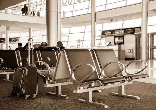 Tel Aviv Israel February 2014 Tourists Israeli Citizens Waiting Departures — Stock Photo, Image