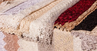 Dantel ürün piyasada.