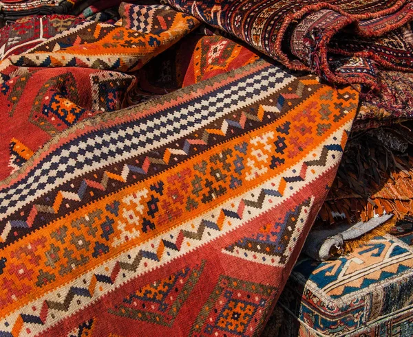 Oriental Carpets Upholstered Chest Flea Market Jaffa Israel — Stock Photo, Image