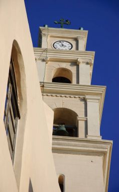 Eski Jaffa 'da St Michael Manastırı 'nın Çan Kulesi (Tel Aviv-Yafo, Israil). Çan kulesine seçici odaklama. 