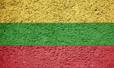 Litvanya bayrağı. Boyalı sıva duvar.