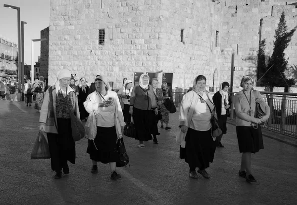 Jeruzalém Izrael Února 2014 Pilgrim Ženy Šátek Které Vztahují Hlavy — Stock fotografie