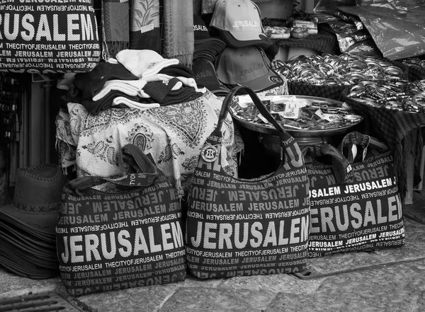 Jeruzalém Izrael Února 2014 Tašky Klobouky Nápisem Jeruzaléma Prodeji Trhu — Stock fotografie