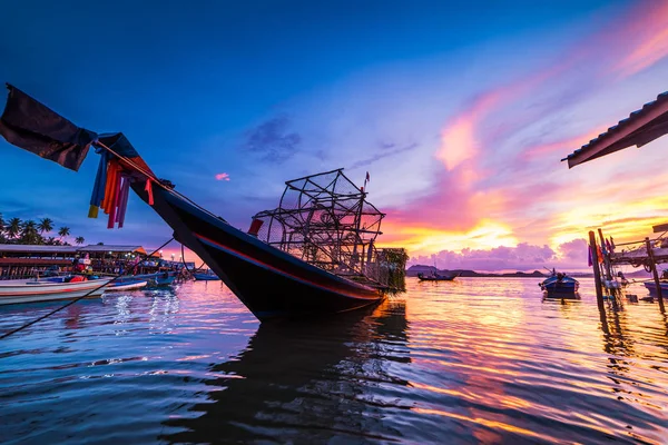 Рыбацкие лодки и образ жизни рыбака Таиланд — стоковое фото