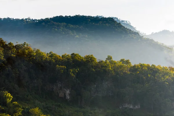 Mountain Doi Luang, Chiang Dao, Tailandia — Foto de Stock