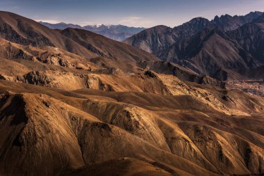 Hindistan 'daki Leh Dağları' nın Ladakh Sıradağları manzarası