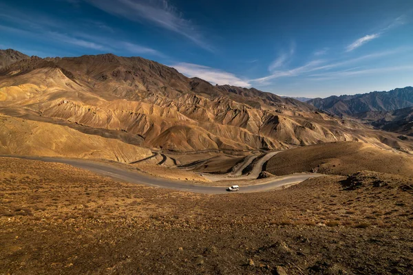 Hindistan 'daki Leh Dağları' nın Ladakh Sıradağları manzarası