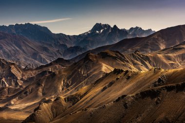 Hindistan 'daki Leh Dağları' nın Ladakh Sıradağları manzarası