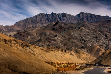 Hindistan 'daki Leh Dağları' nın Ladakh Sıradağları manzarası