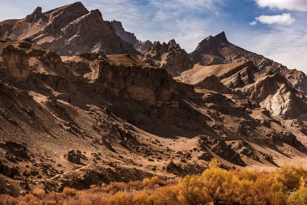 Hindistan 'daki Leh Dağları' nın Ladakh Sıradağları manzarası