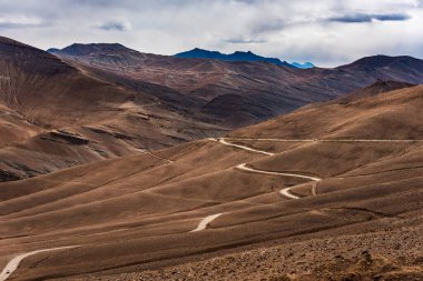 Hindistan 'daki Leh Dağları' nın Ladakh Sıradağları manzarası