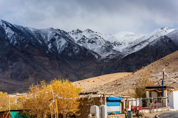 Paisaje Montañas Nieve Leh Ladakh Con Cielo Nublado —  Fotos de Stock