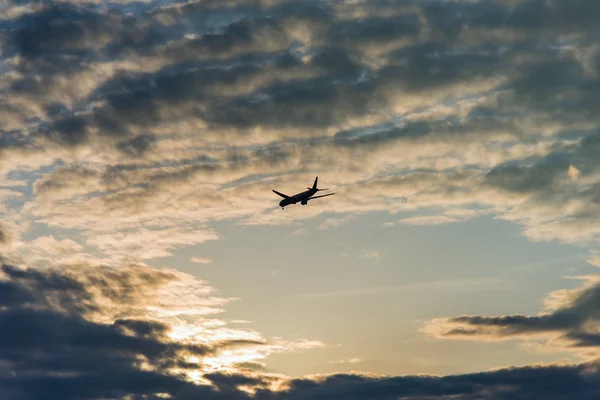 Vliegtuig lucht wolken — Stockfoto