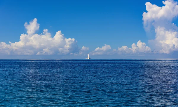 Boat with a sail — Stock Photo, Image