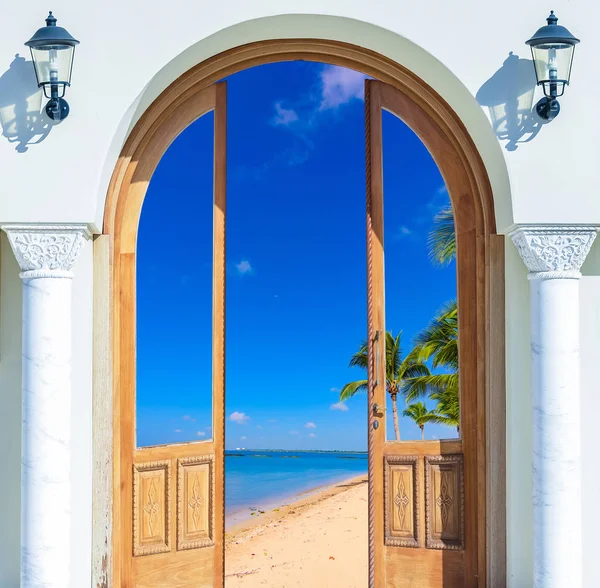 Drzwi otwarte palm beach — Zdjęcie stockowe