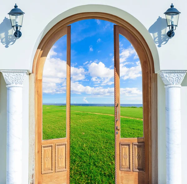 Open door sun — Stock Photo, Image