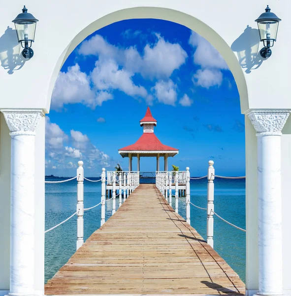 Open door view of the gazebo — Stock Photo, Image