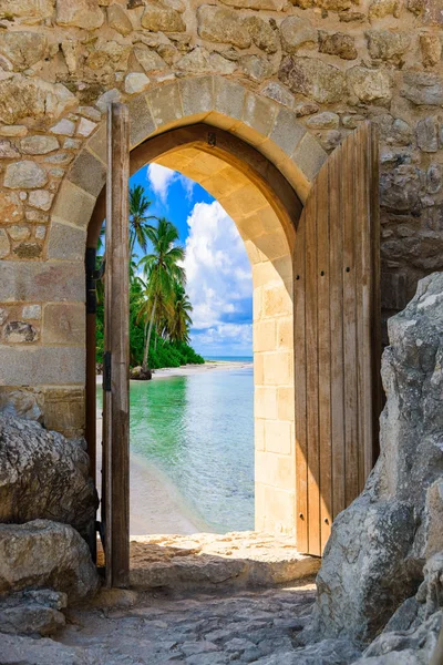 Arch in the fortress — Stock Photo, Image