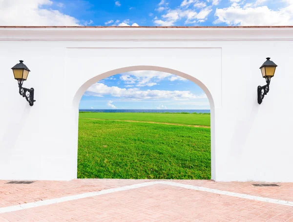 Arco en la fortaleza —  Fotos de Stock