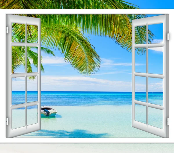Открытое окно к морю — стоковое фото