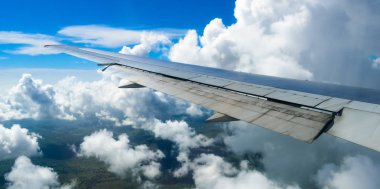 görünüm penceresinde bir uçağın kanat