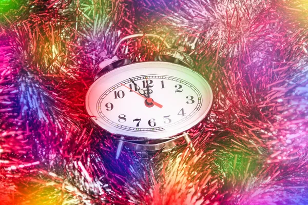 Nya året tinsel timmar — Stockfoto