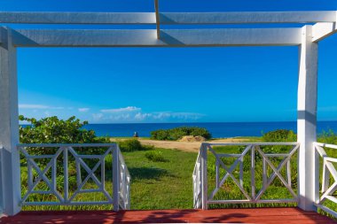 Beach çardak çimen