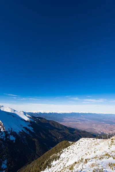 Cima de la nieve de montaña — Foto de Stock