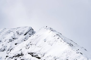 Kışın dağ tepe