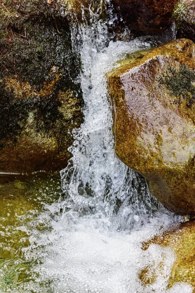 Dağ nehir taşları — Stok fotoğraf