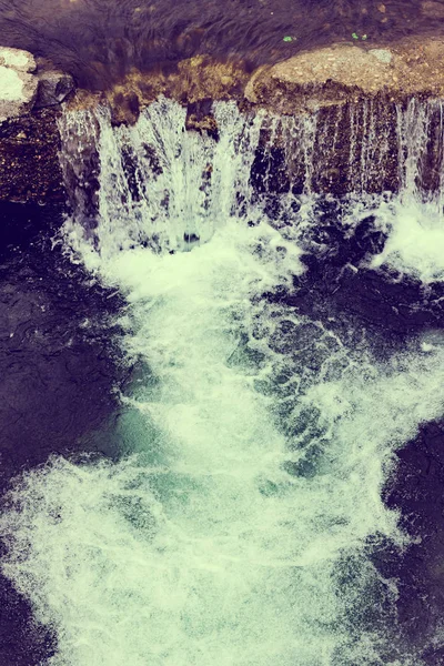 Pietre del fiume di montagna — Foto Stock