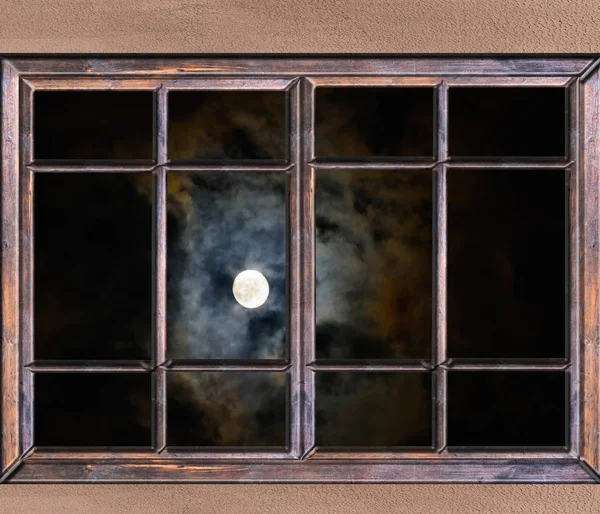 Widok okna na pełnię księżyca — Zdjęcie stockowe