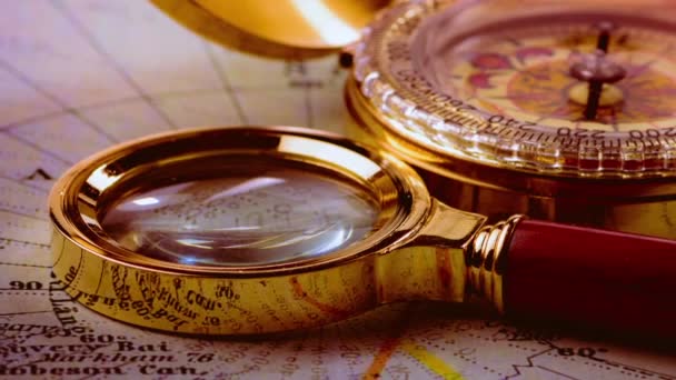 boussole sur la carte